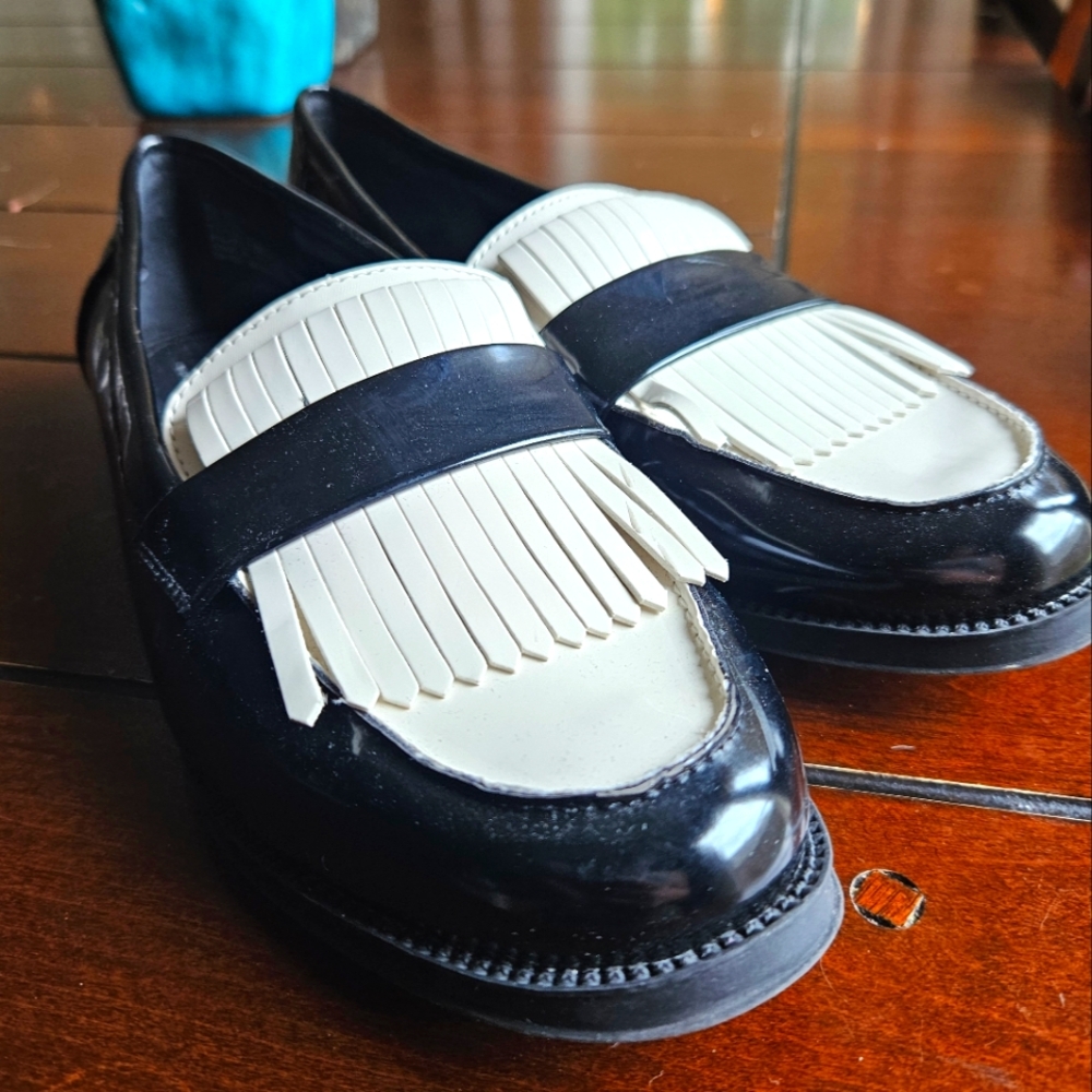 Worthington Black and Cream Fringe Loafers